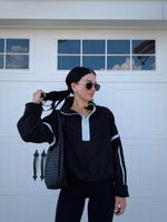 FLEECE PULLOVER : BLACK/BLUE