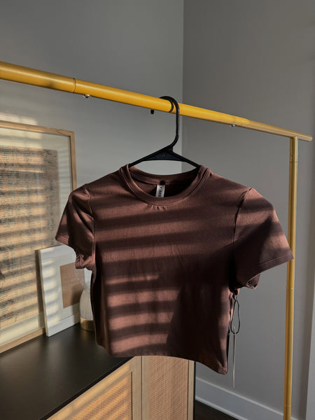 AIR SOFT CROPPED SHORT SLEEVE : CHOCOLATE